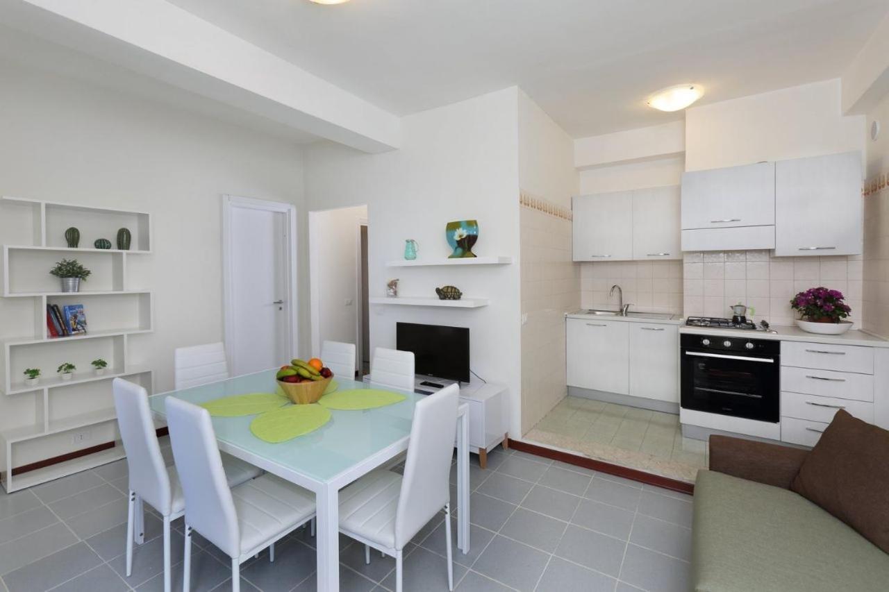 Il Cavalluccio Marino Apartment Santa Teresa Di Riva Bagian luar foto