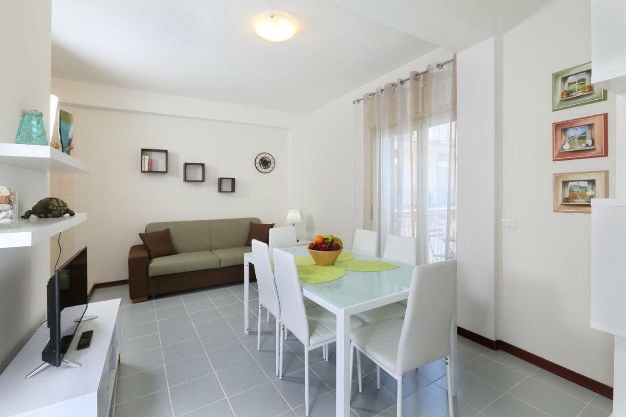 Il Cavalluccio Marino Apartment Santa Teresa Di Riva Bagian luar foto