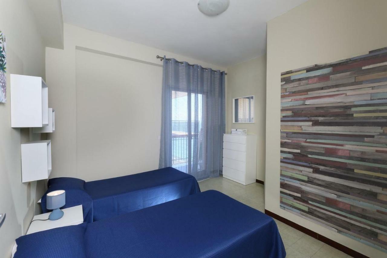 Il Cavalluccio Marino Apartment Santa Teresa Di Riva Bagian luar foto