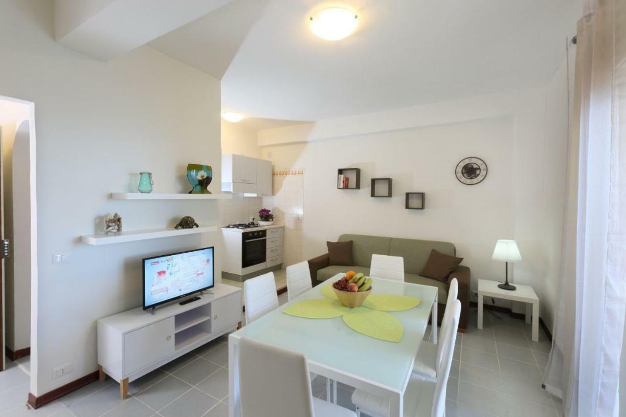 Il Cavalluccio Marino Apartment Santa Teresa Di Riva Bagian luar foto